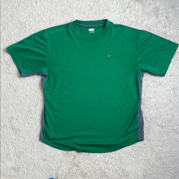 Nike Green and Gray Short Sleeve Tee - Picture 1 of 5